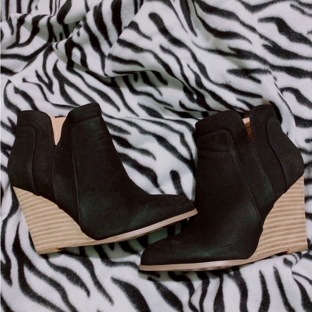 Ccocci Boots Womens 8.5 Sydney Bootie Black Suede Wedge Casual Comfort Ankle Top
